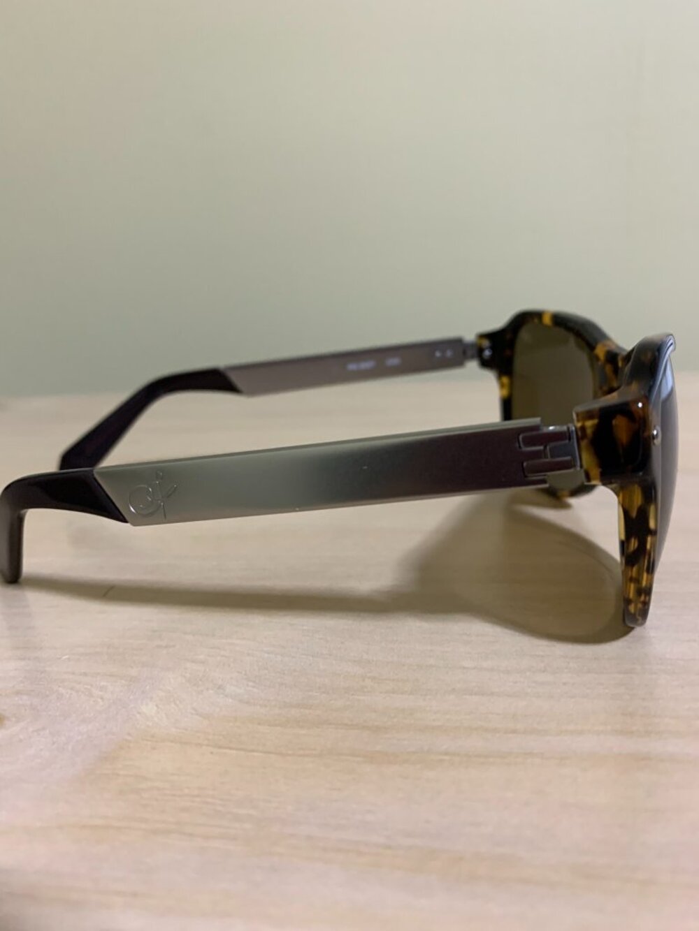 Sunglasses - Picture 4 of 9
